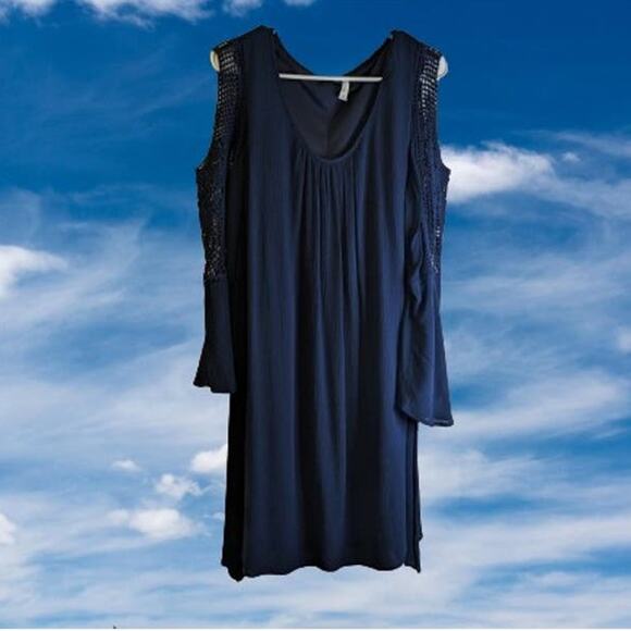 Versona XL cold shoulder bell sleeve w/crochet accent navy blue cotton lined - Picture 1 of 1